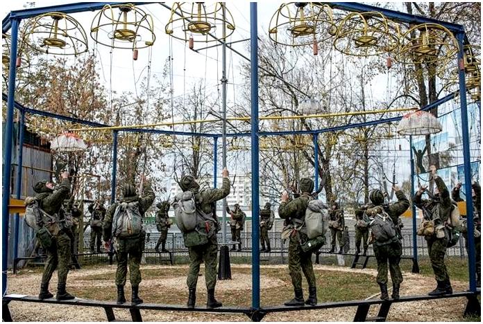 Всегда впереди. Фоторепортаж с проверки 45-й бригады ВДВ Всегда впереди. Фоторепортаж с проверки 45-й бригады ВДВ