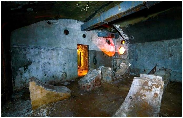 Достопримечательности Крыма: Бывший ракетный комплекс «Утес» (Объект 100) в Балаклаве Достопримечательности Крыма: Бывший ракетный комплекс «Утес» (Объект 100) в Балаклаве