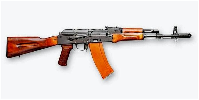 Почему у АК мушка на дуле, а у М16 — нет? Почему у АК мушка на дуле, а у М16 — нет?
