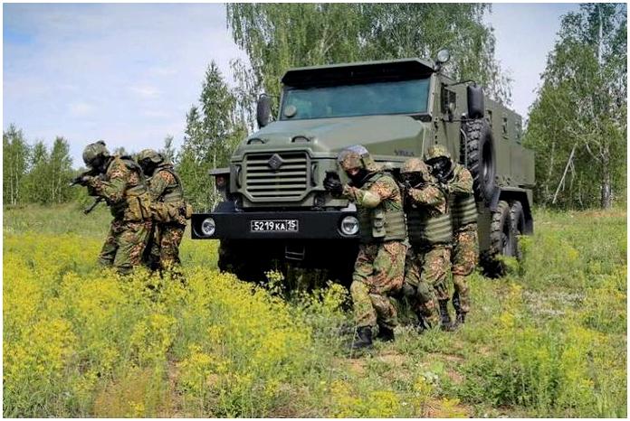 Урал-ВВ: Тактический бронированный спецавтомобиль