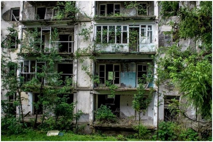 Дух апокалипсиса. Часть 2: Заброшенные города Абхазии Дух апокалипсиса. Часть 2: Заброшенные города Абхазии