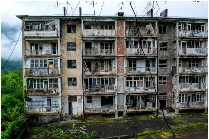 Дух апокалипсиса. Часть 2: Заброшенные города Абхазии Дух апокалипсиса. Часть 2: Заброшенные города Абхазии