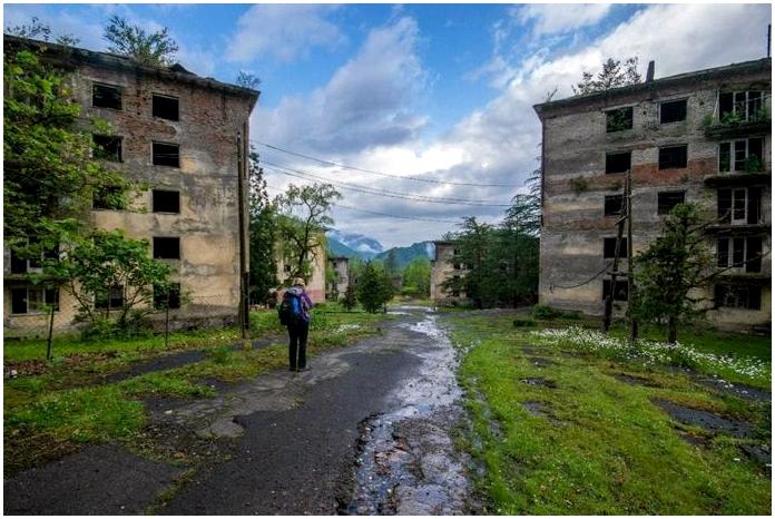 Дух апокалипсиса. Часть 2: Заброшенные города Абхазии Дух апокалипсиса. Часть 2: Заброшенные города Абхазии
