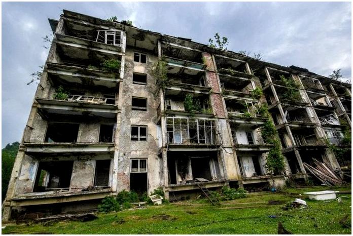 Дух апокалипсиса. Часть 2: Заброшенные города Абхазии Дух апокалипсиса. Часть 2: Заброшенные города Абхазии