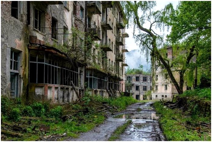 Дух апокалипсиса. Часть 2: Заброшенные города Абхазии Дух апокалипсиса. Часть 2: Заброшенные города Абхазии