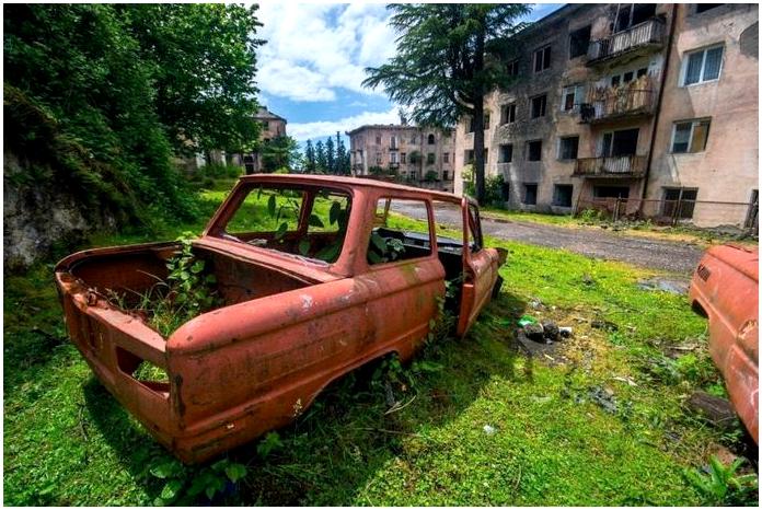 Дух апокалипсиса. Часть 2: Заброшенные города Абхазии Дух апокалипсиса. Часть 2: Заброшенные города Абхазии