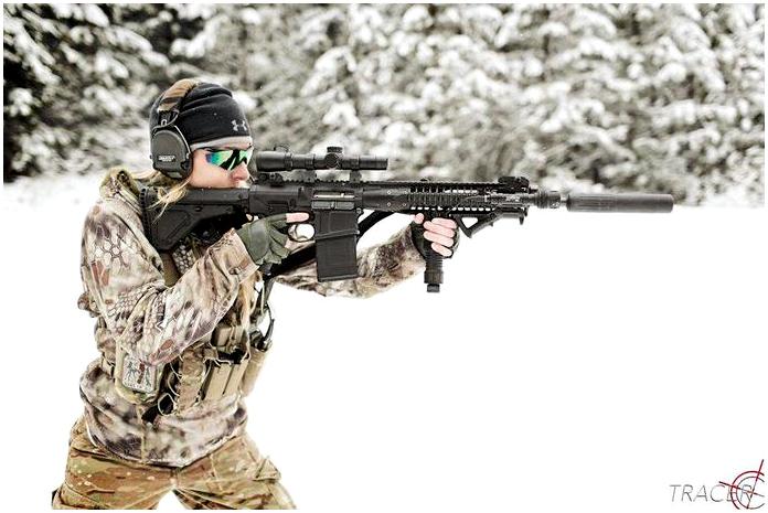 Girls and Guns: Девушки с оружием Girls and Guns: Девушки с оружием