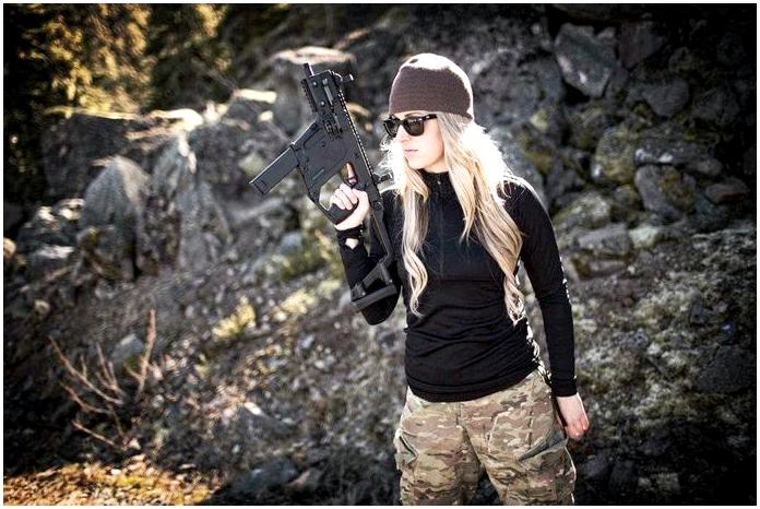 Girls and Guns: Девушки с оружием Girls and Guns: Девушки с оружием