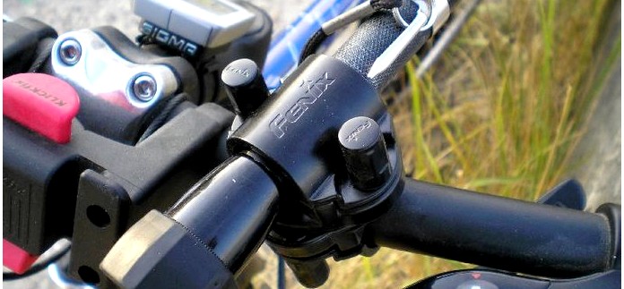 Крепление Fenix Bike Flashlight Mount для фонарей Fenix, крепление для фонаря на руль велосипеда.