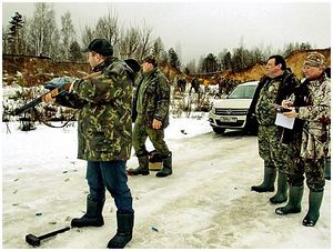 Соревнуются егеря и охотники