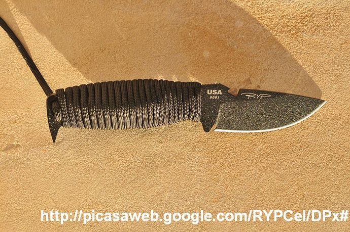 Нож для выживания DPx H.E.S.T. от RAT Cutlery, обзор, тесты, использование ножен ножа для хранения набора выживания.