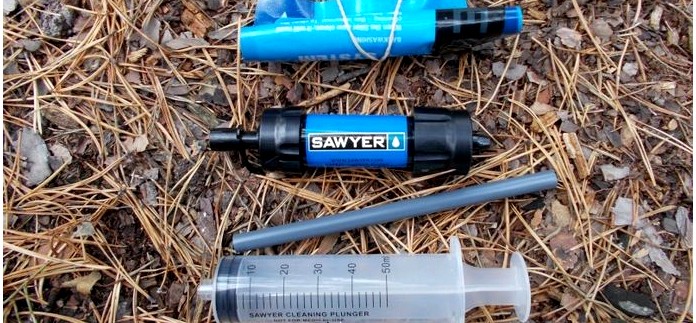 Обзор компактного походного фильтра Sawyer Mini Water Filter для очистки воды в полевых условиях, устройство, характеристики, применение, очистка.